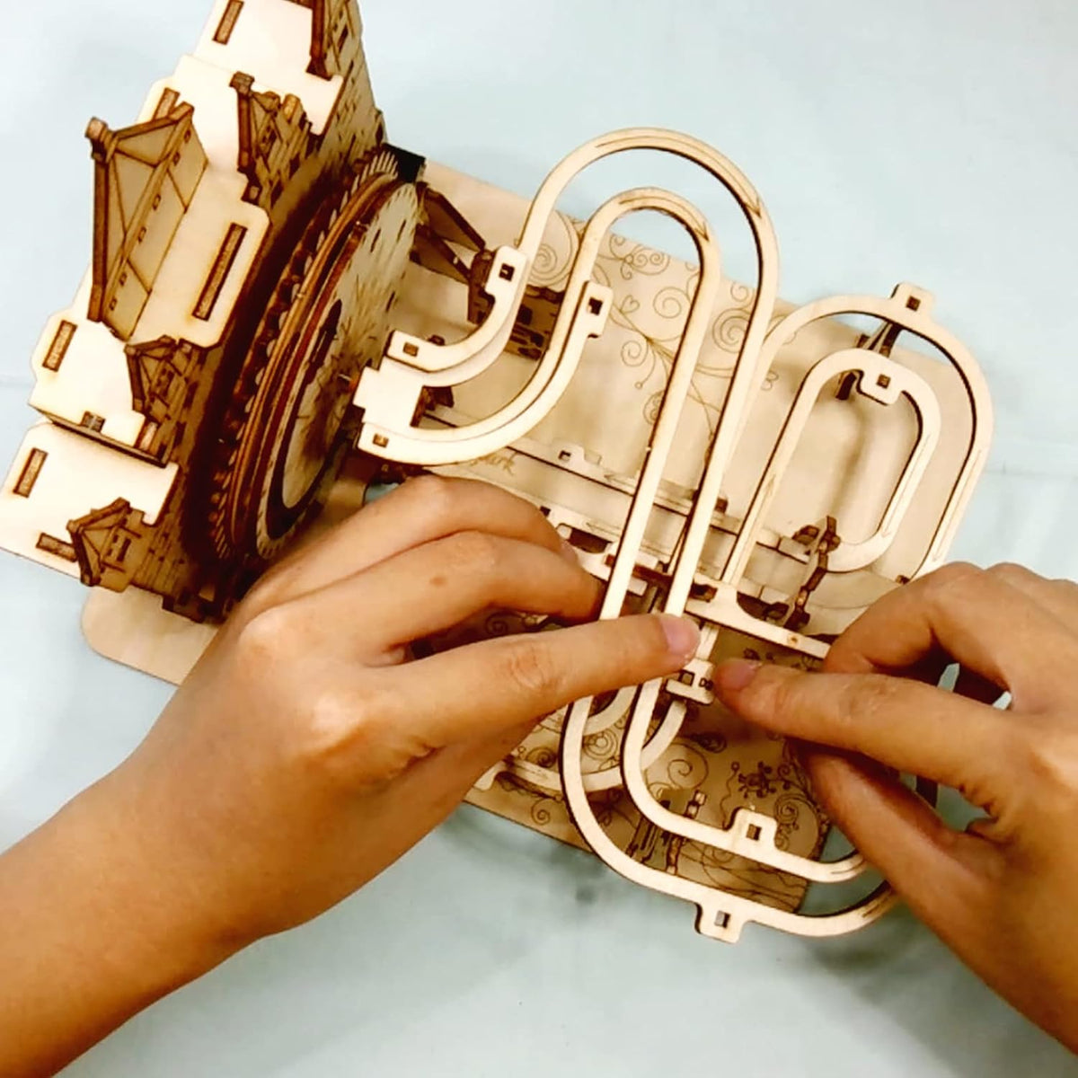 Mechanical Electric Marble Run Wooden Puzzle Kit – DIY Track Model with LED Lights Brain Teaser Gift for Kids and Adults