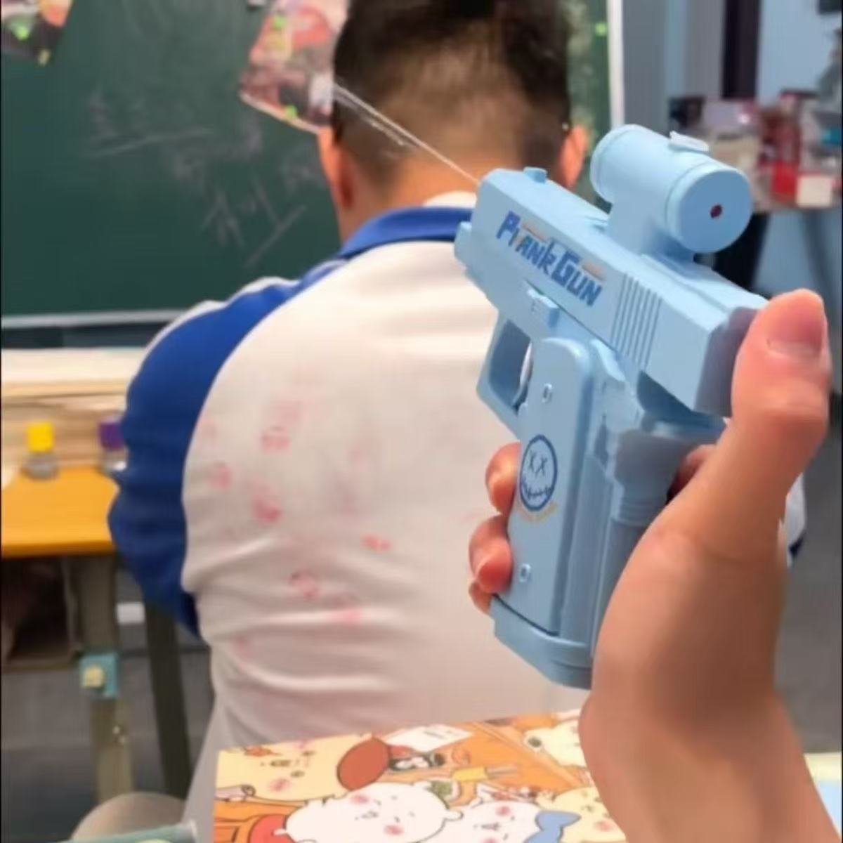 Outdoor Summer 2-Way Squirt Gun – Press & Spray Water Toy for Reverse Splash Prank, Stress Relief, and Exciting Water Fights